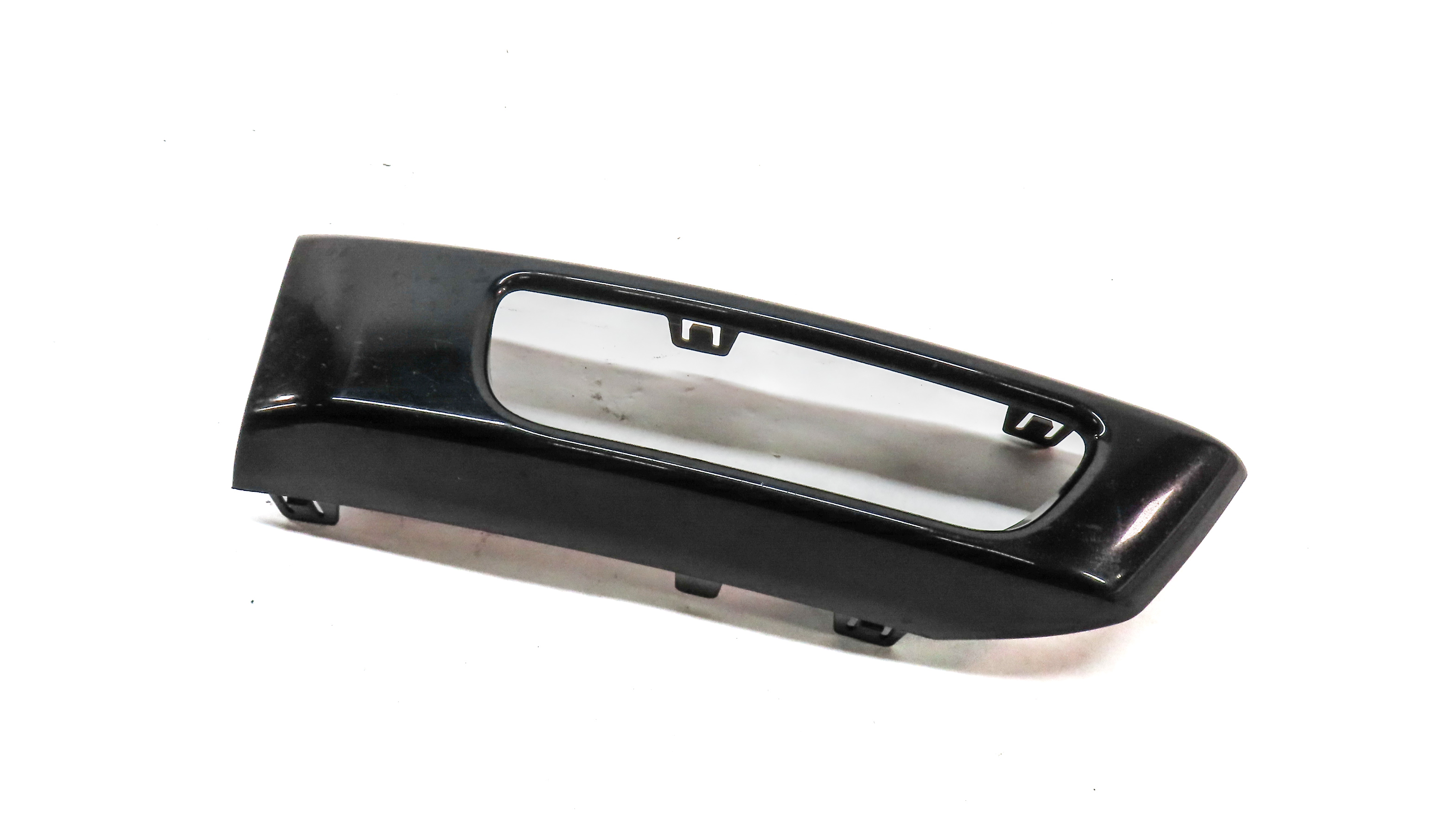 2015 RANGE ROVER SPORT (L494) FRONT RIGHT PASSENGER LOWER BUMPER FOG LIGHT TRIM — exact item pictured